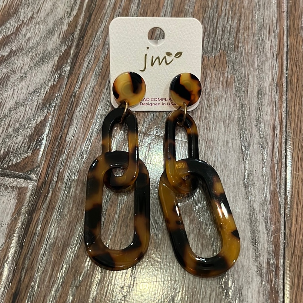 NWT! Tortoise Resin Statement earring